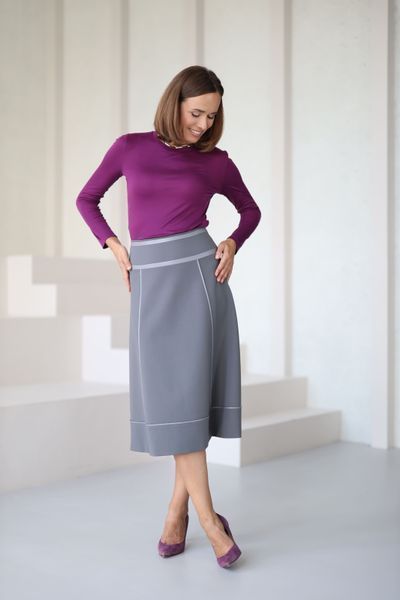 Jersey skirt, grey with eco-leather trim photo